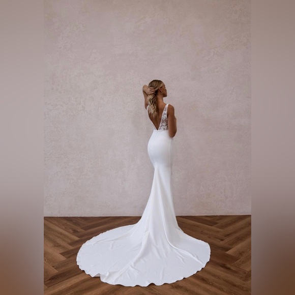 Wedding Dress - Picture 2 of 6